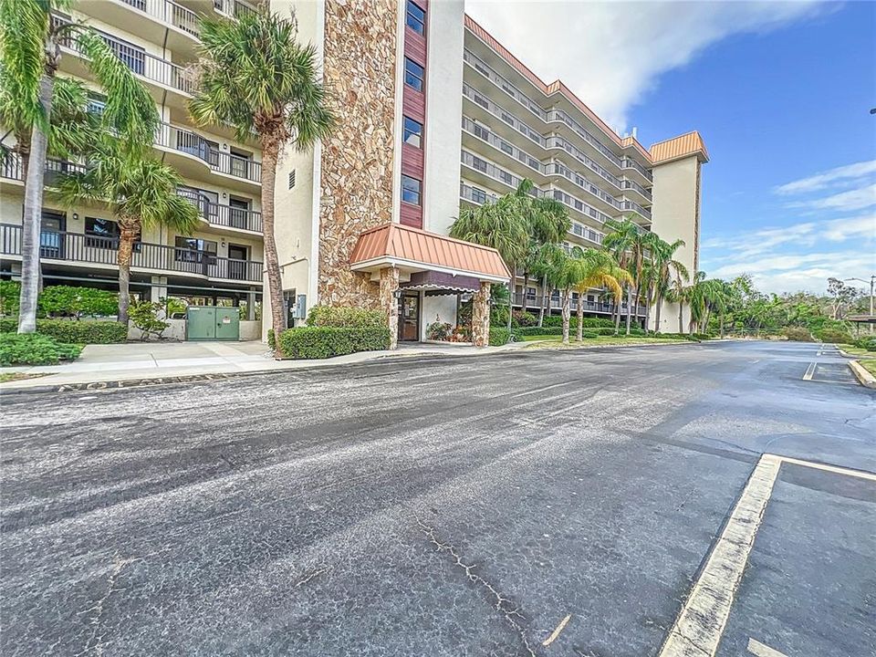 For Sale: $275,000 (2 beds, 2 baths, 1280 Square Feet)