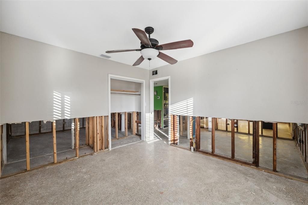 For Sale: $285,000 (3 beds, 1 baths, 1822 Square Feet)