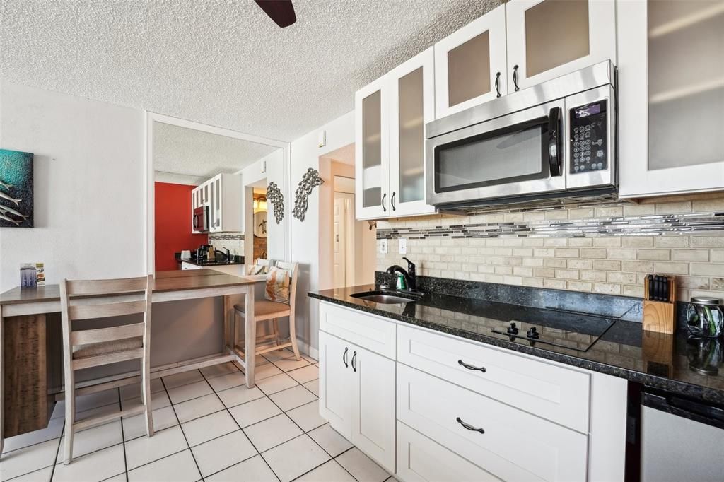 For Sale: $369,000 (1 beds, 1 baths, 365 Square Feet)