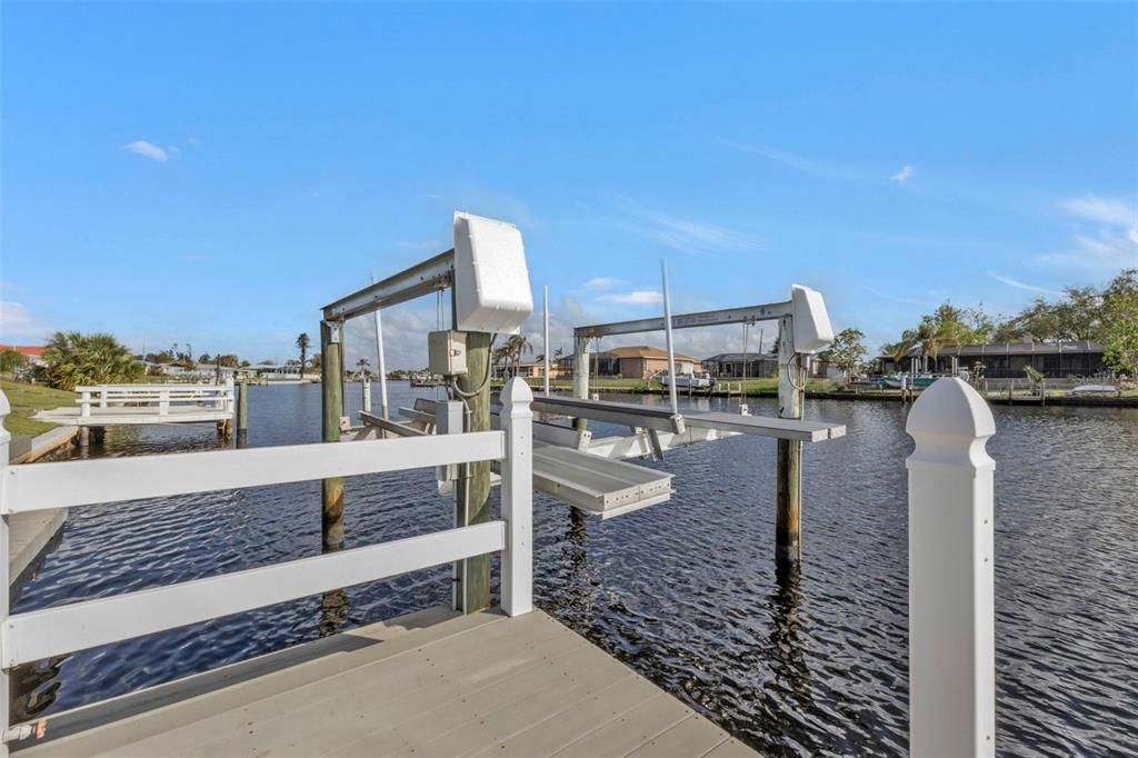 10,000# Electric Boat Lift