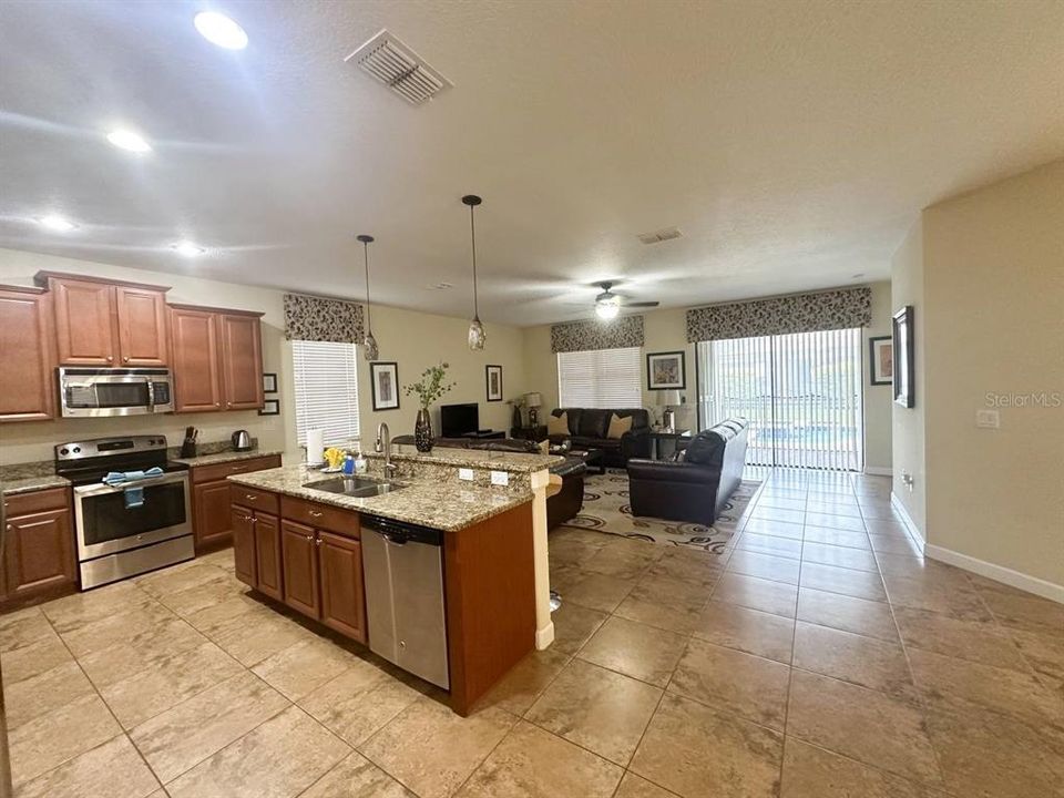 For Sale: $439,000 (4 beds, 3 baths, 2225 Square Feet)