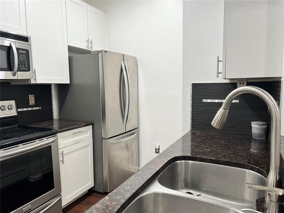 For Rent: $1,590 (1 beds, 1 baths, 753 Square Feet)