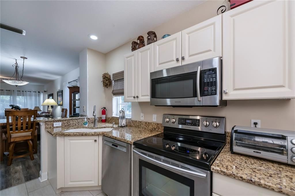 For Sale: $264,900 (3 beds, 2 baths, 1207 Square Feet)