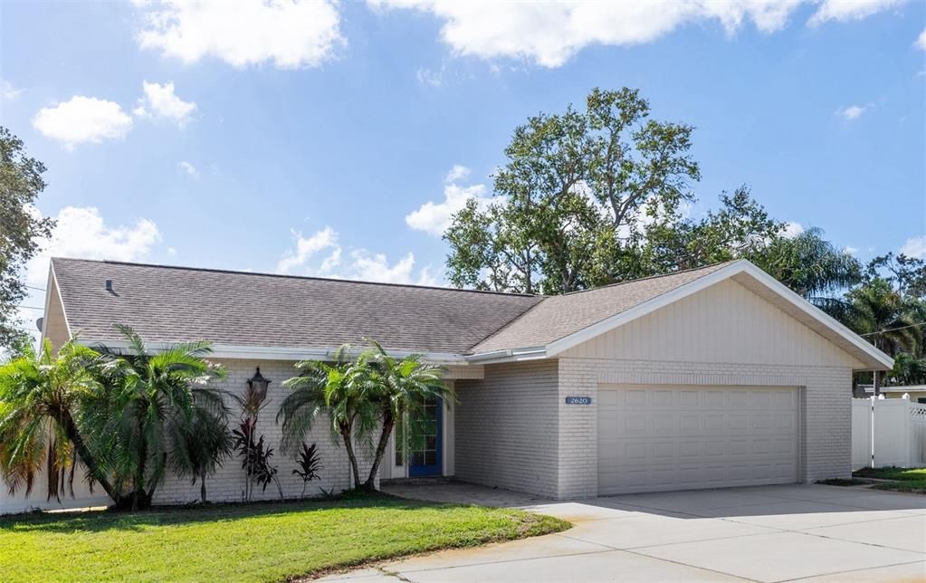 For Sale: $695,000 (3 beds, 2 baths, 1425 Square Feet)