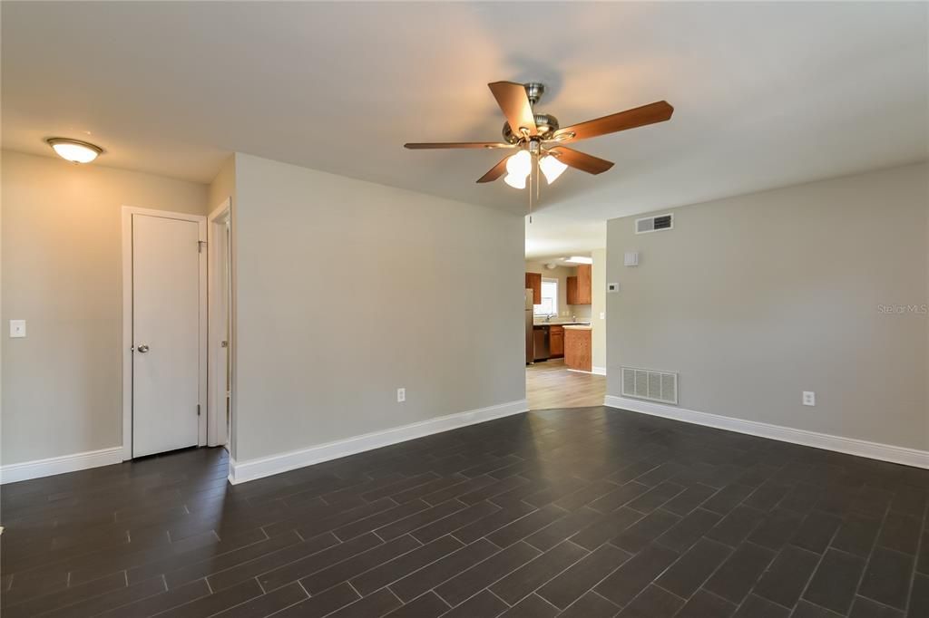 For Rent: $2,155 (3 beds, 2 baths, 1257 Square Feet)