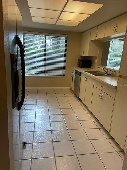 For Rent: $2,300 (2 beds, 2 baths, 1173 Square Feet)