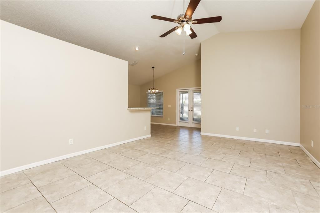 For Rent: $2,030 (3 beds, 2 baths, 1494 Square Feet)