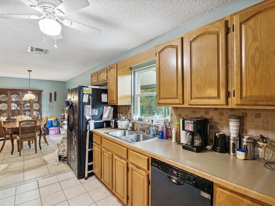 For Sale: $270,000 (2 beds, 2 baths, 1459 Square Feet)