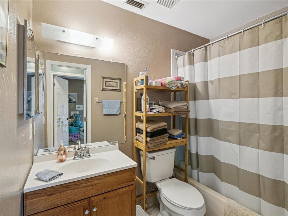 For Sale: $270,000 (2 beds, 2 baths, 1459 Square Feet)