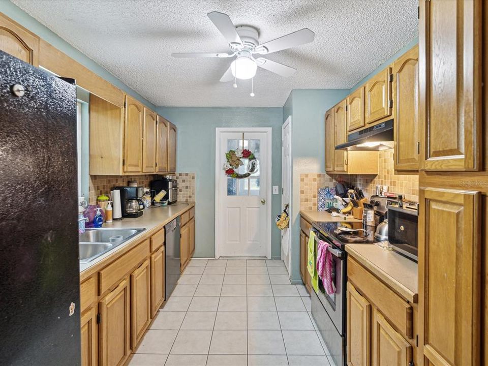 For Sale: $270,000 (2 beds, 2 baths, 1459 Square Feet)