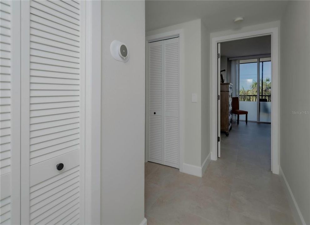 For Sale: $475,000 (2 beds, 2 baths, 1290 Square Feet)