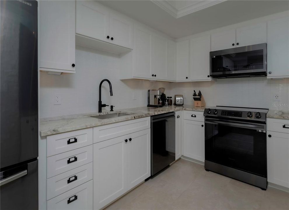 For Sale: $475,000 (2 beds, 2 baths, 1290 Square Feet)