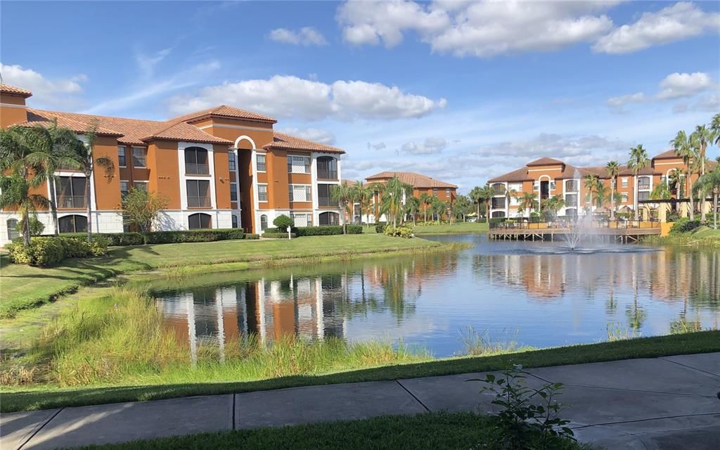 Serenata #102 - Lake & Fountain View