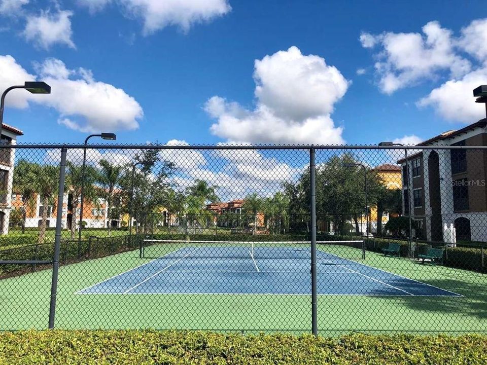 Serenata Tennis Court