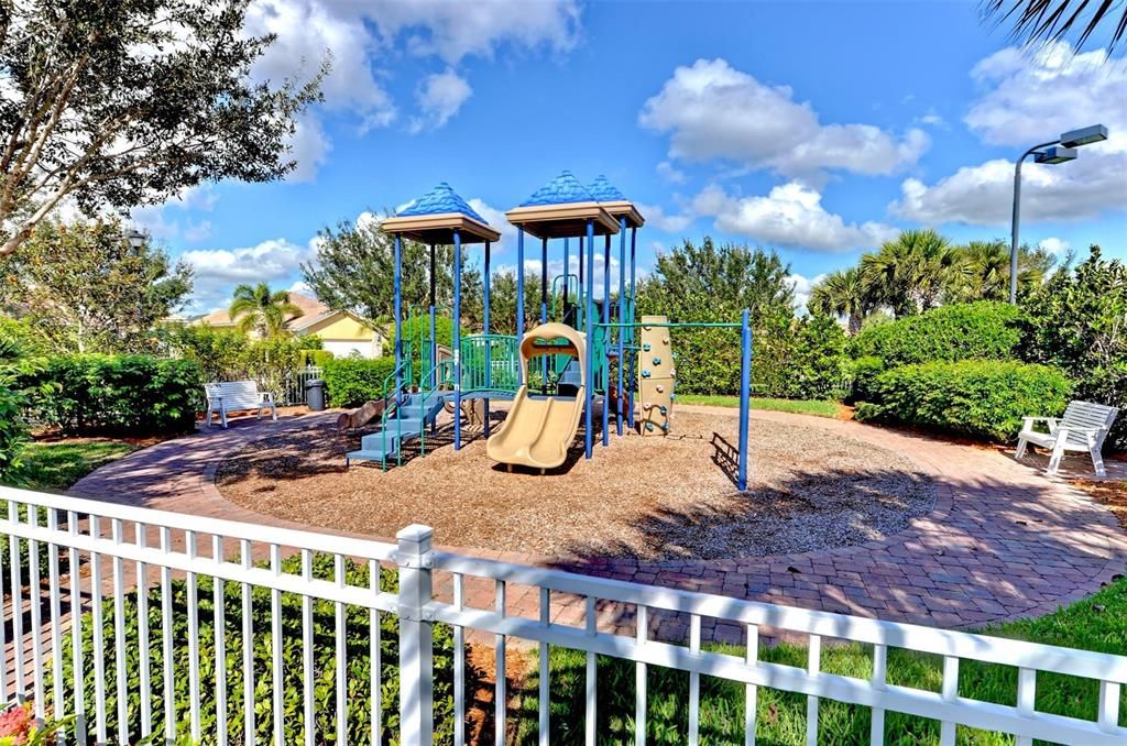 For Sale: $469,500 (3 beds, 2 baths, 1549 Square Feet)