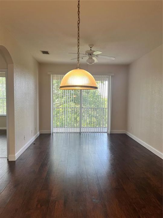 For Rent: $1,800 (3 beds, 2 baths, 1206 Square Feet)