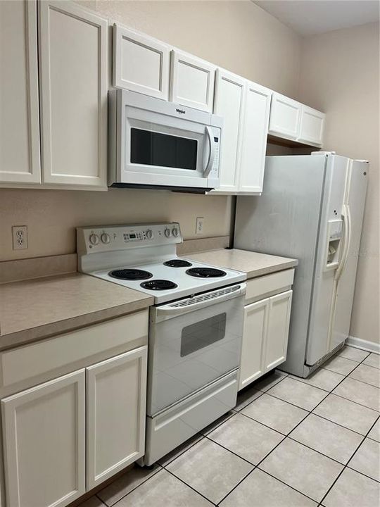 For Rent: $1,800 (3 beds, 2 baths, 1206 Square Feet)