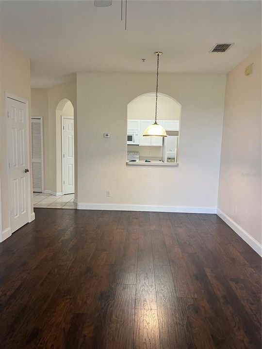 For Rent: $1,800 (3 beds, 2 baths, 1206 Square Feet)