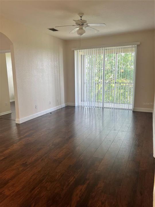 For Rent: $1,800 (3 beds, 2 baths, 1206 Square Feet)