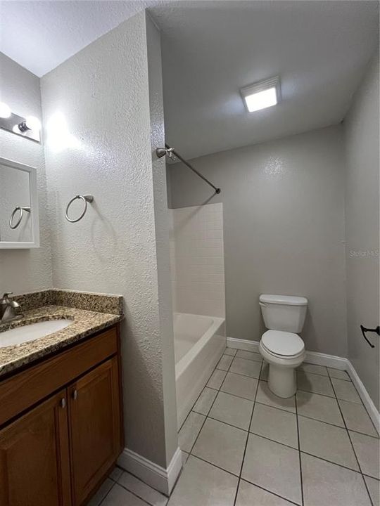 For Rent: $1,350 (1 beds, 1 baths, 550 Square Feet)