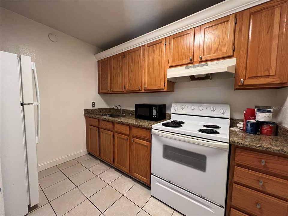 For Rent: $1,350 (1 beds, 1 baths, 550 Square Feet)