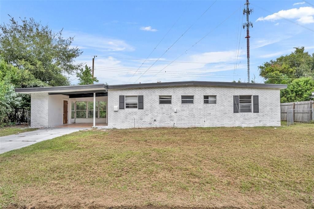 For Sale: $275,000 (3 beds, 2 baths, 1443 Square Feet)