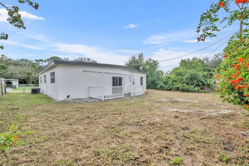 For Sale: $275,000 (3 beds, 2 baths, 1443 Square Feet)