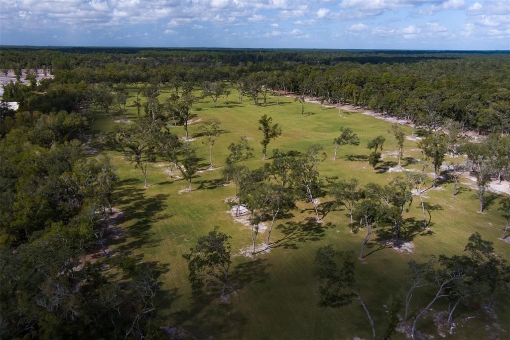 На продажу: $2,340,000 (36.00 acres)