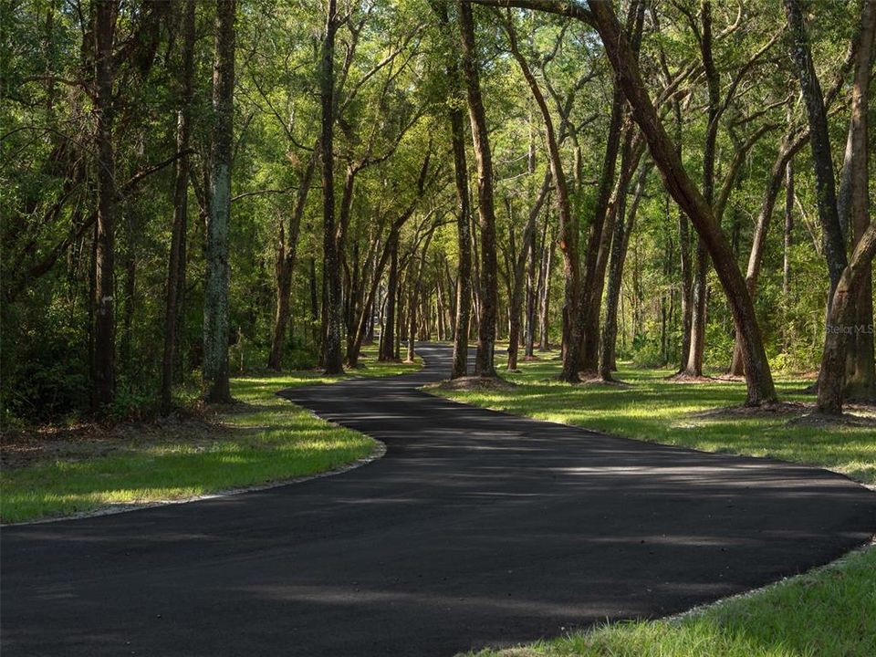 На продажу: $1,560,000 (24.00 acres)