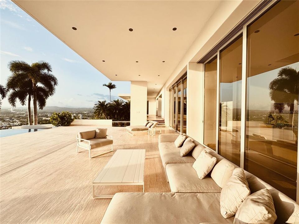 待售: $12,500,000 (5 贝兹, 6 浴室, 7306 平方英尺)