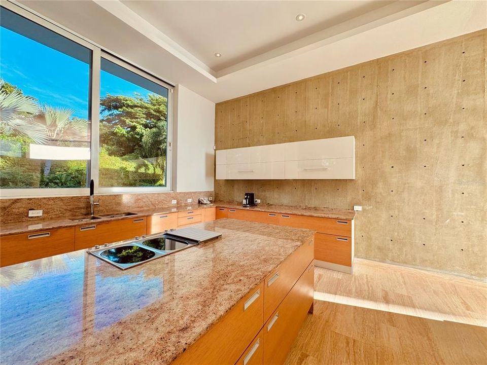 待售: $12,500,000 (5 贝兹, 6 浴室, 7306 平方英尺)