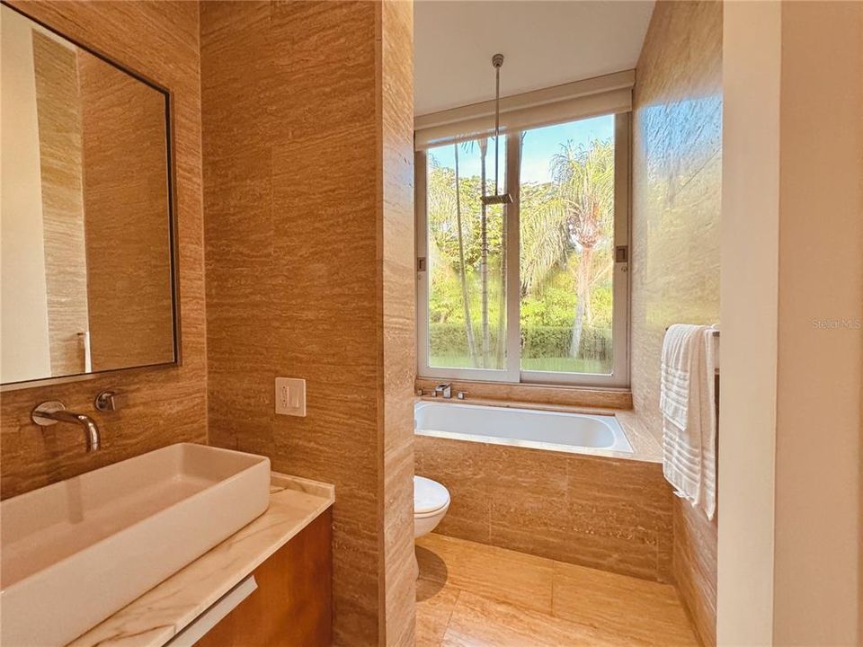 待售: $12,500,000 (5 贝兹, 6 浴室, 7306 平方英尺)