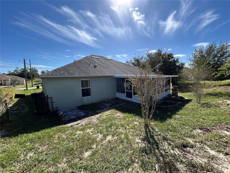 Active With Contract: $140,000 (3 beds, 2 baths, 1819 Square Feet)