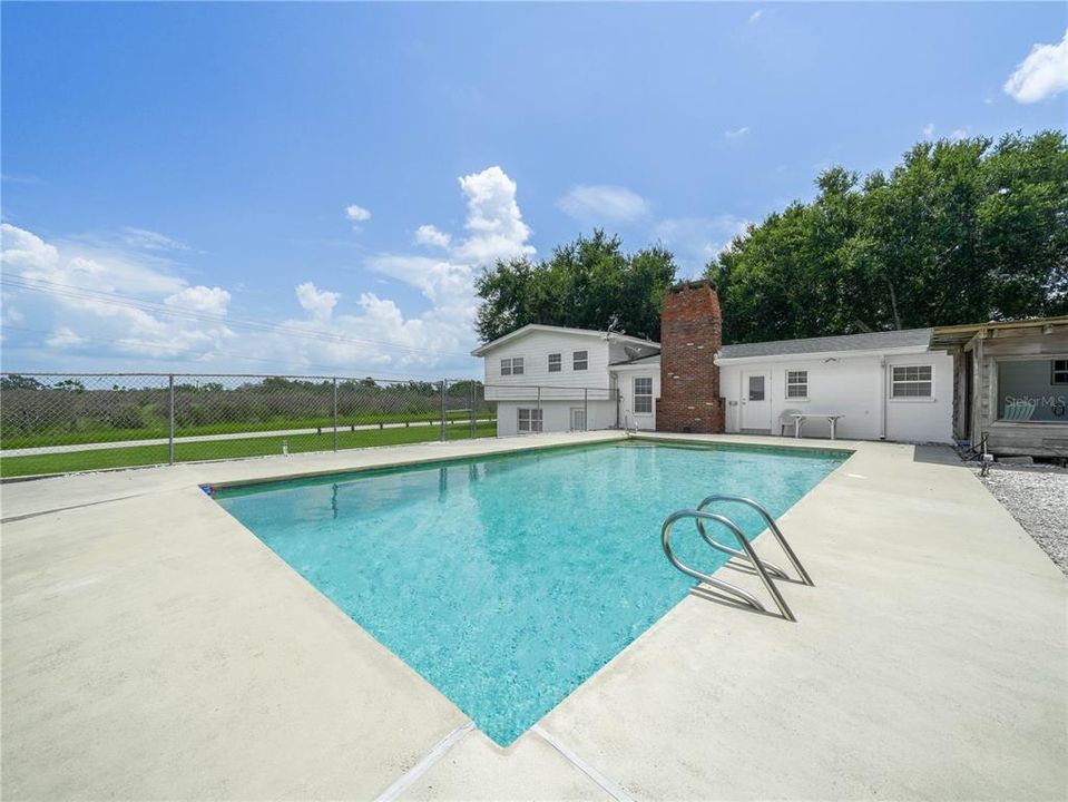 POOL WITH LARGE DECK