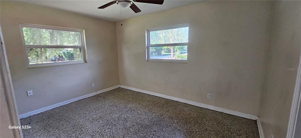 For Rent: $2,000 (4 beds, 2 baths, 1286 Square Feet)