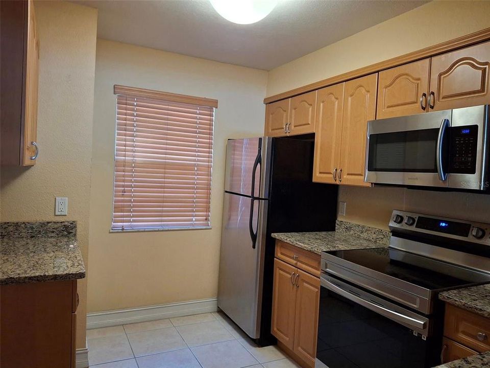 For Rent: $1,600 (2 beds, 2 baths, 910 Square Feet)