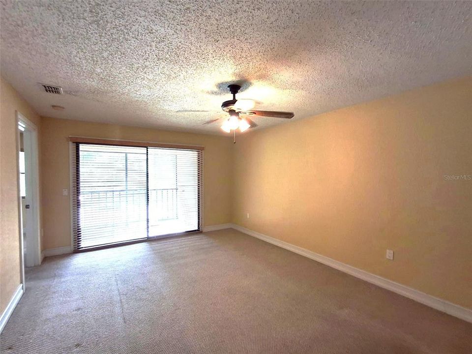 For Rent: $1,600 (2 beds, 2 baths, 910 Square Feet)