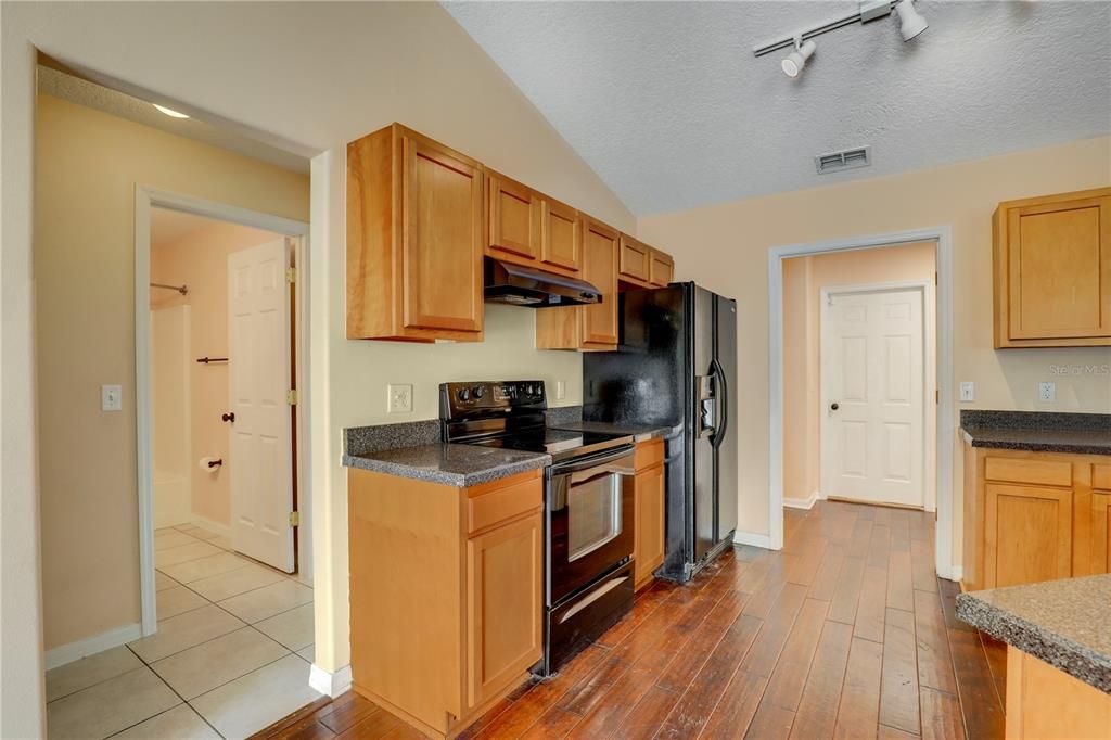 For Sale: $279,000 (3 beds, 2 baths, 1283 Square Feet)