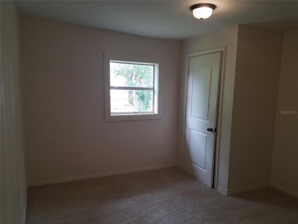 For Rent: $1,000 (4 beds, 2 baths, 1364 Square Feet)