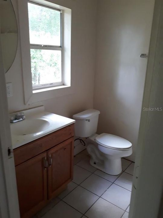 For Rent: $1,000 (4 beds, 2 baths, 1364 Square Feet)