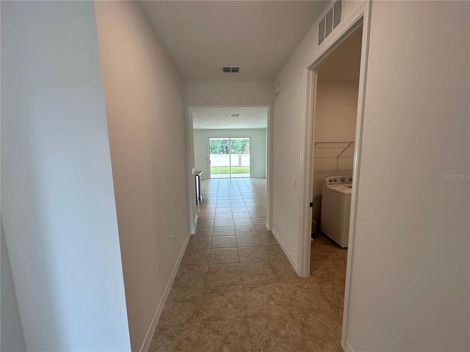 Front hallway - Secondary bedrooms on left