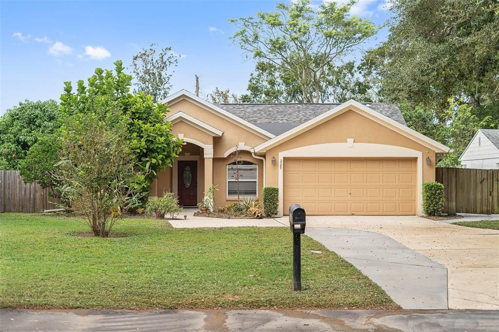 For Sale: $450,000 (3 beds, 2 baths, 1329 Square Feet)