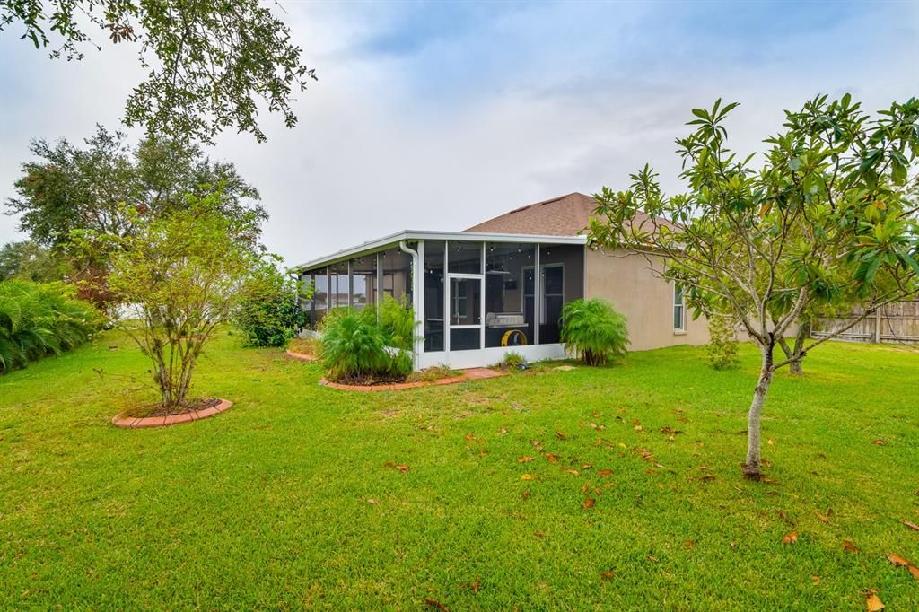 For Sale: $415,000 (3 beds, 2 baths, 1919 Square Feet)