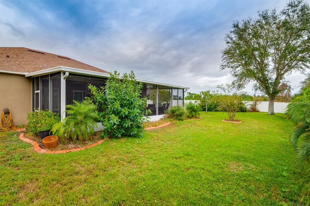 For Sale: $415,000 (3 beds, 2 baths, 1919 Square Feet)