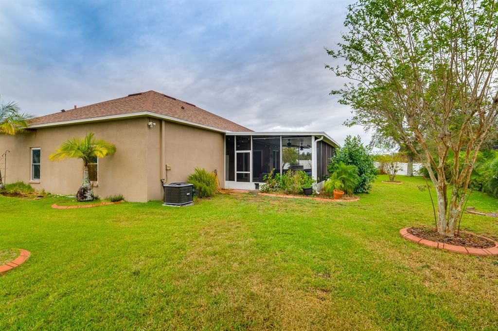 For Sale: $415,000 (3 beds, 2 baths, 1919 Square Feet)