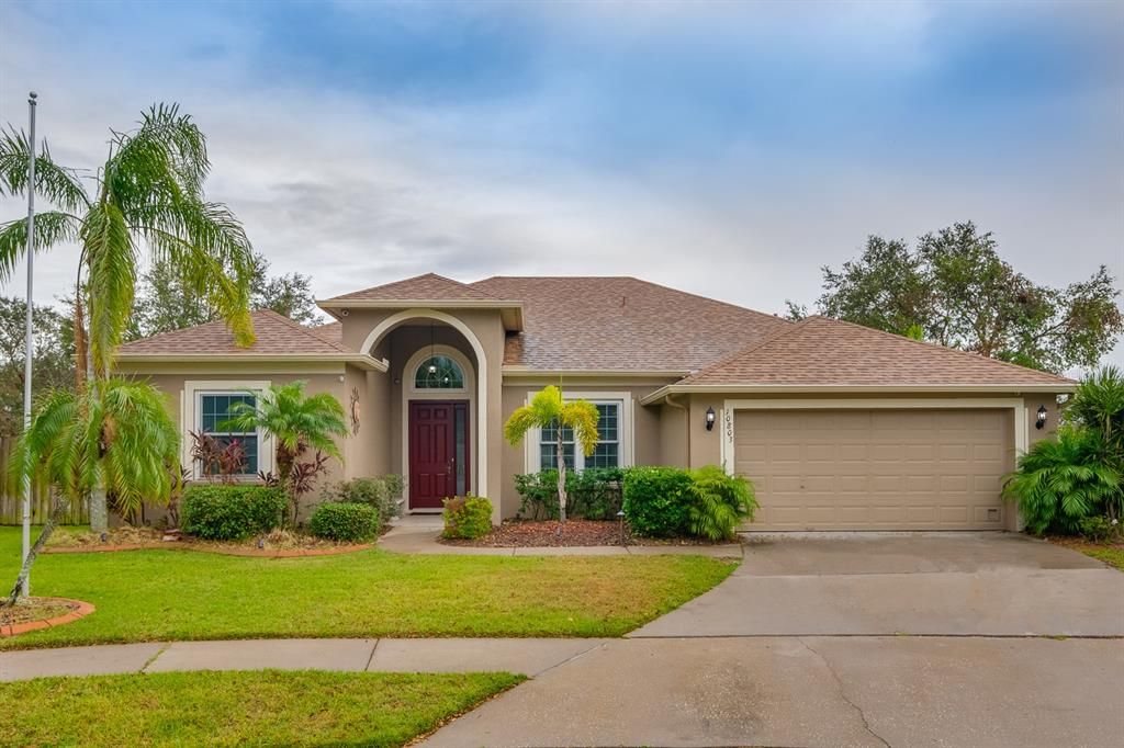 For Sale: $415,000 (3 beds, 2 baths, 1919 Square Feet)