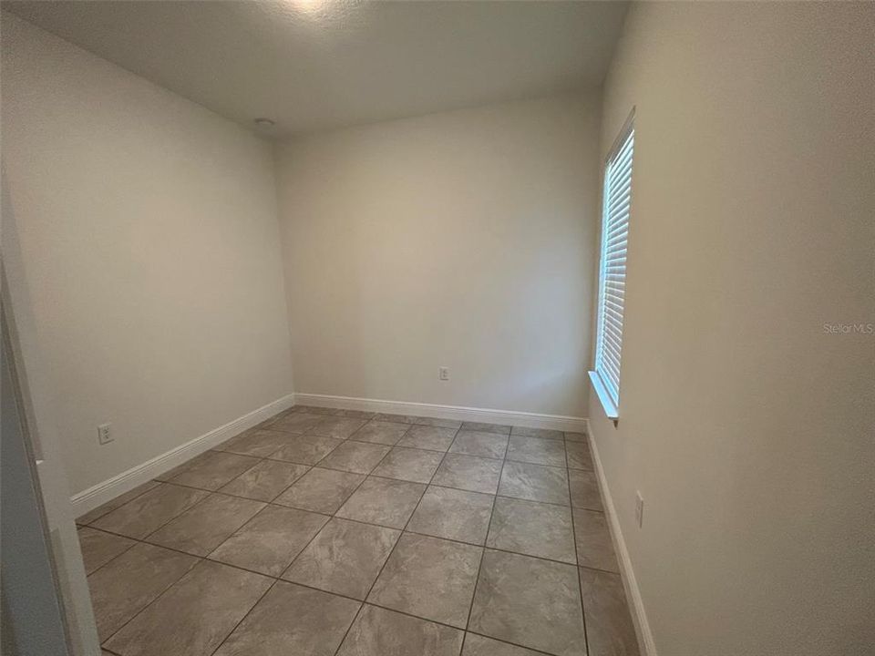 For Rent: $1,900 (4 beds, 2 baths, 1578 Square Feet)