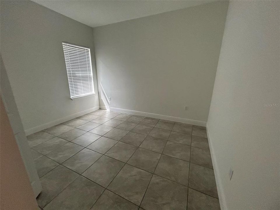 For Rent: $1,900 (4 beds, 2 baths, 1578 Square Feet)