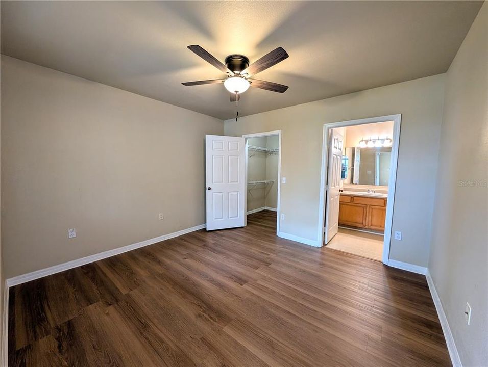 For Sale: $269,900 (2 beds, 2 baths, 1058 Square Feet)