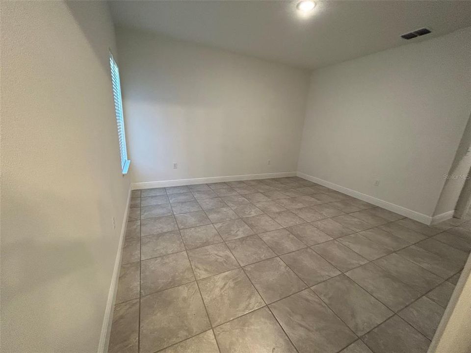 For Rent: $1,900 (4 beds, 2 baths, 1578 Square Feet)